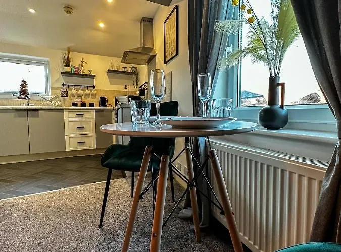 Entire Home/Free Parking /Racecourse