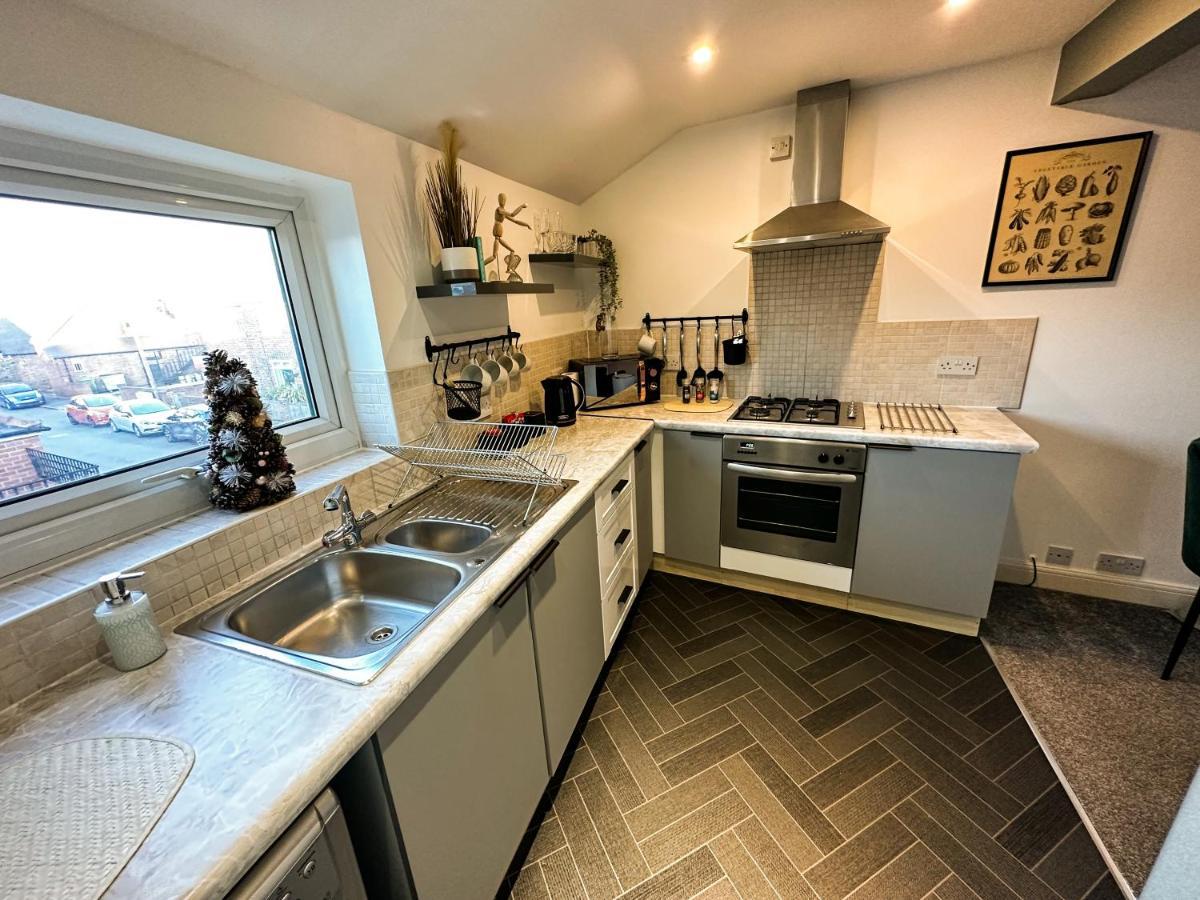 Entire Home/free Parking /racecourse Apartment *